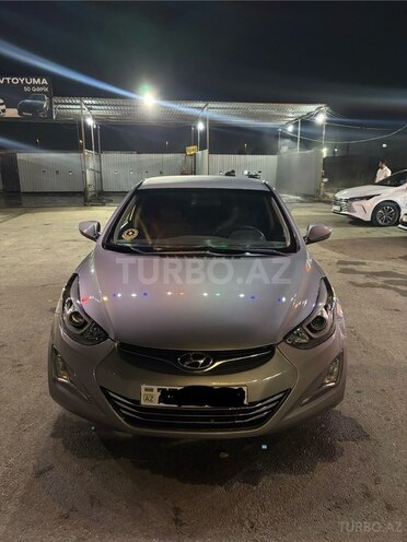 Hyundai Elantra-1