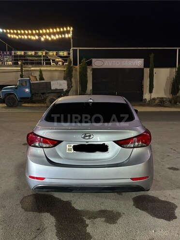 Hyundai Elantra-5