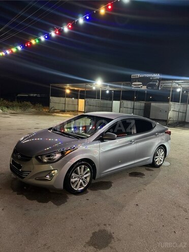Hyundai Elantra-3