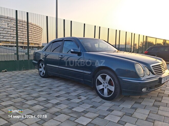 Mercedes E 280-11