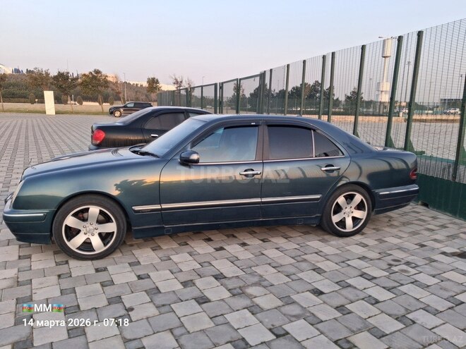 Mercedes E 280-10