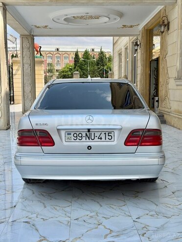 Mercedes E 320-2