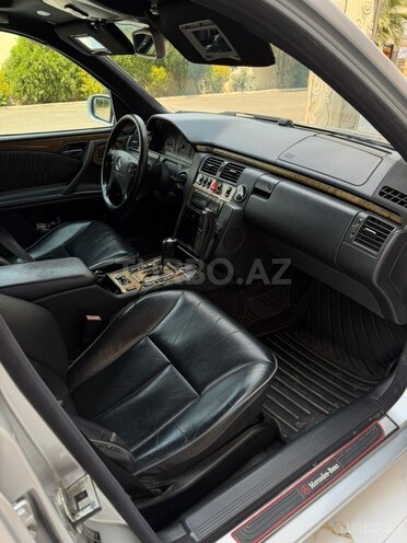 Mercedes E 320-10
