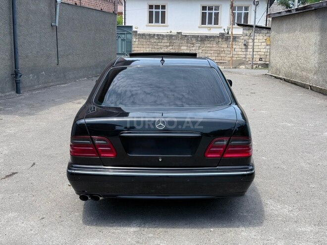 Mercedes E 320-2