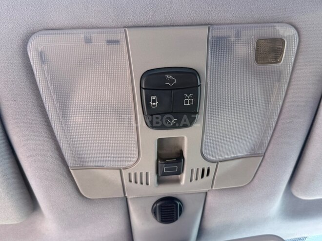 Mercedes E 320-20