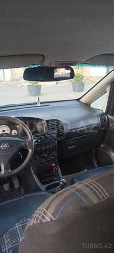 Opel Zafira-4