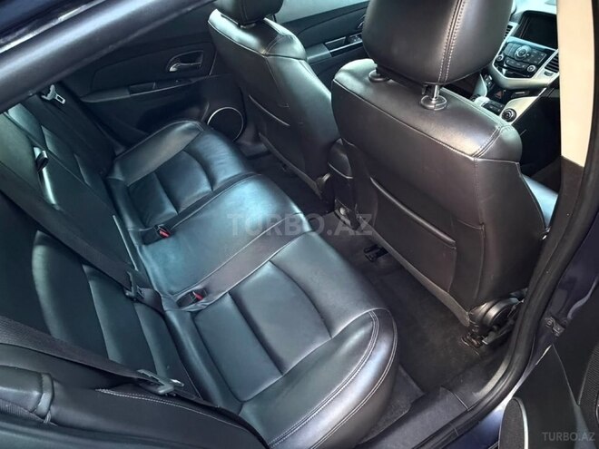 Chevrolet Cruze-13