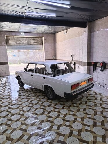 LADA (VAZ) 2107-2
