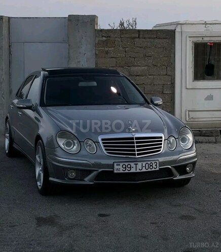 Mercedes E 320-1