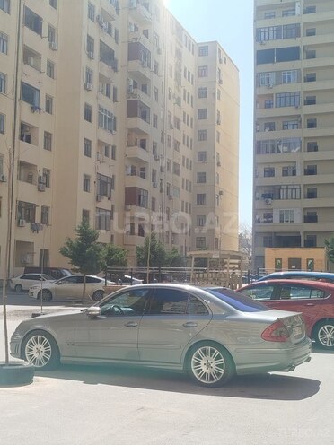 Mercedes E 320-9