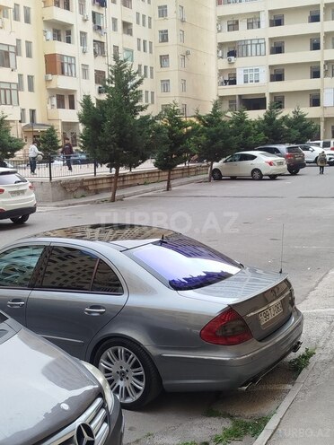 Mercedes E 320-13