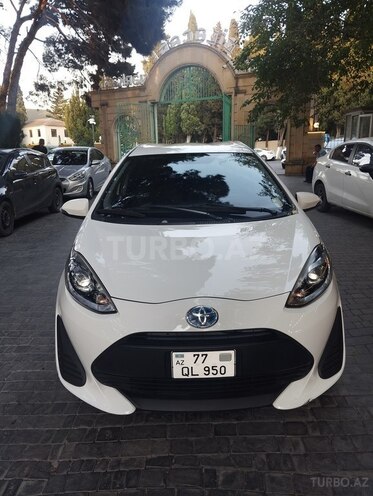 Toyota Aqua-1