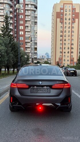 BMW 530e-8