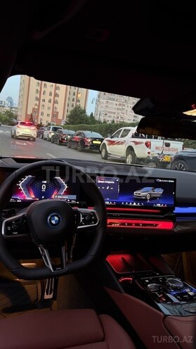 BMW 530e-11