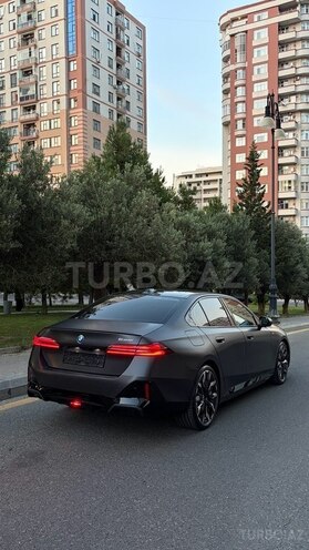 BMW 530e-7