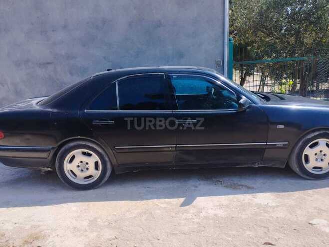 Mercedes E 300-5