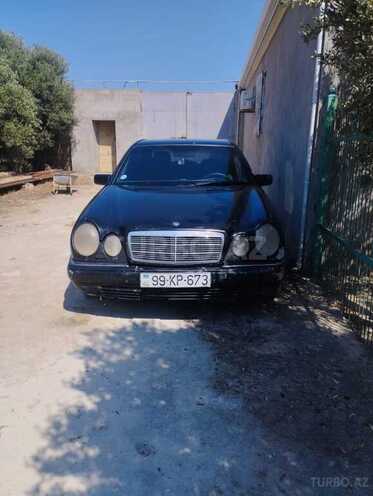 Mercedes E 300-1