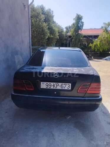 Mercedes E 300-6