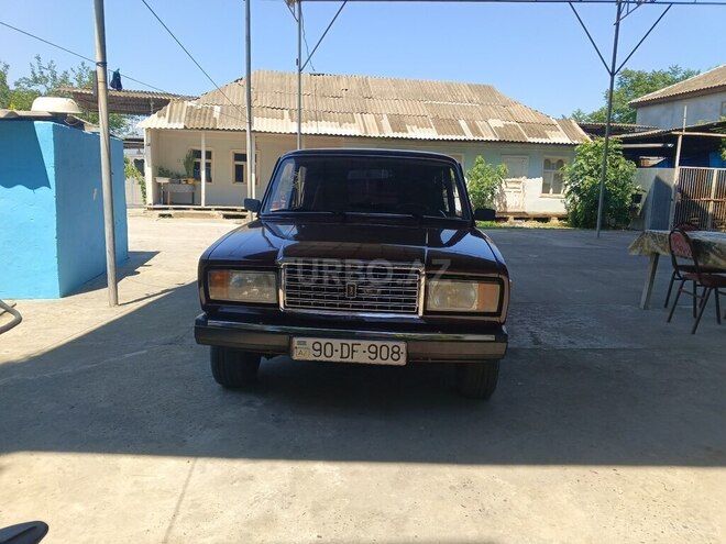 LADA (VAZ) 2107-1