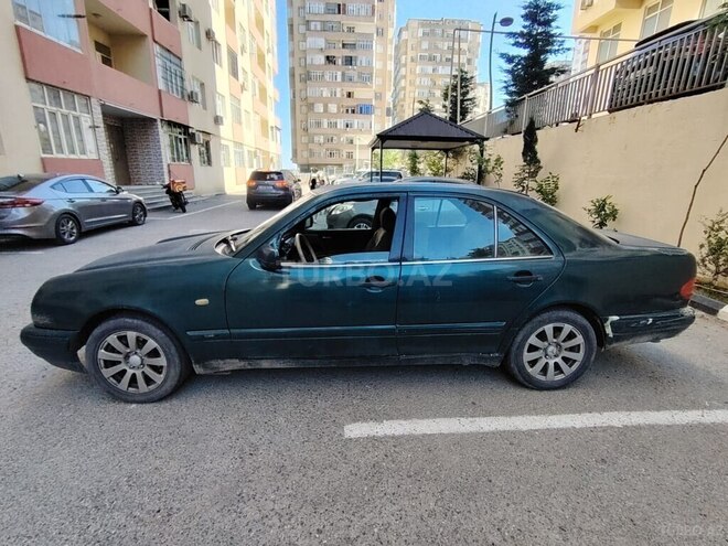 Mercedes E 200-2