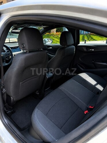 Chevrolet Cruze-11