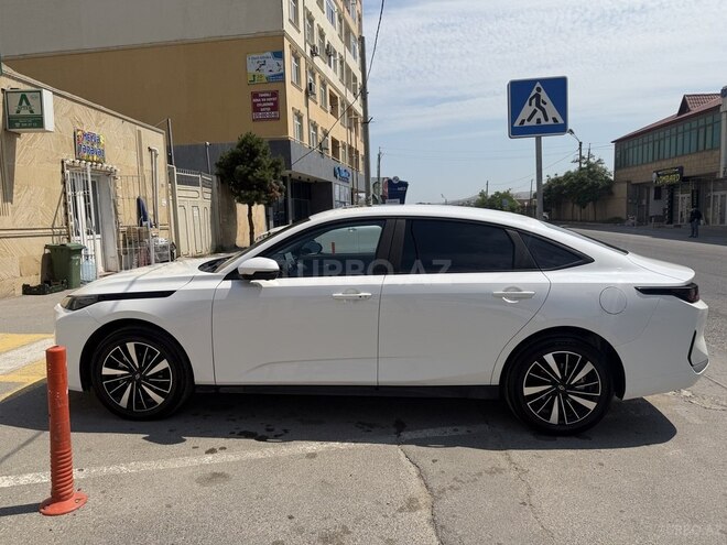 Changan Qiyuan A05-3