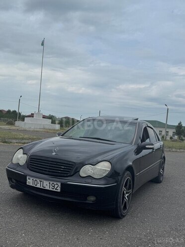 Mercedes C 320-1