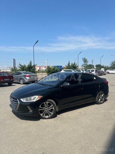 Hyundai Elantra-2