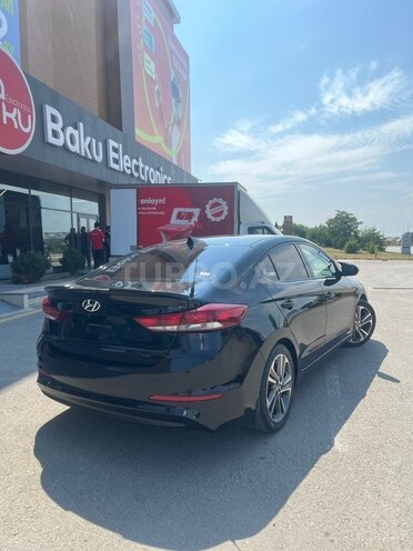 Hyundai Elantra-5