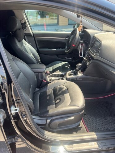 Hyundai Elantra-7