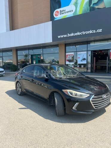 Hyundai Elantra-3