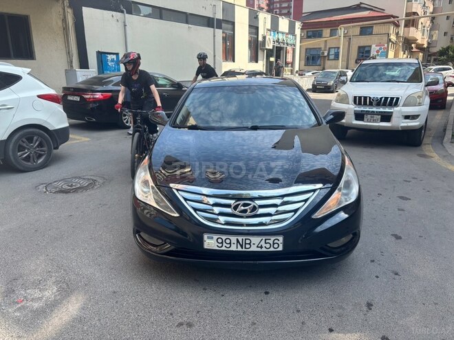 Hyundai Sonata-1