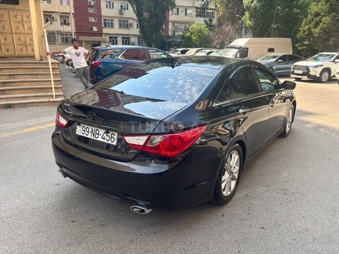 Hyundai Sonata-5