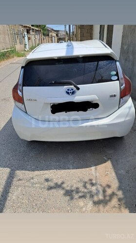 Toyota Aqua-2