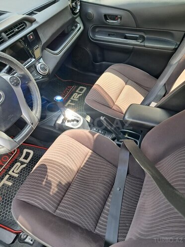 Toyota Aqua-6