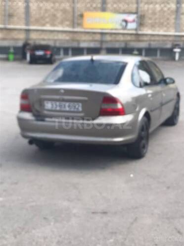 Opel Vectra-4