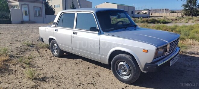 LADA (VAZ) 2107-2