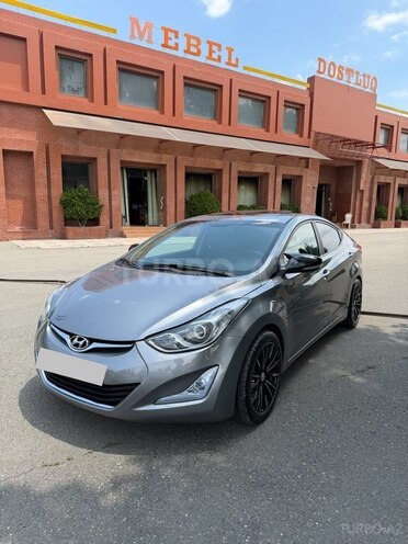 Hyundai Elantra-2