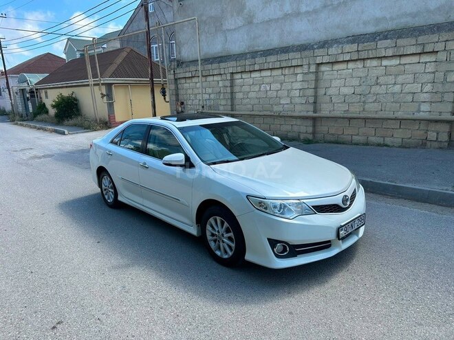 Toyota Camry-12