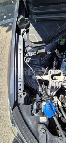 Hyundai Elantra-8