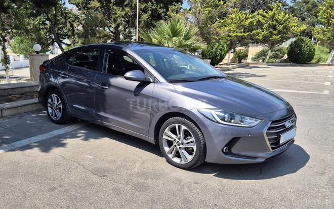Hyundai Elantra-6