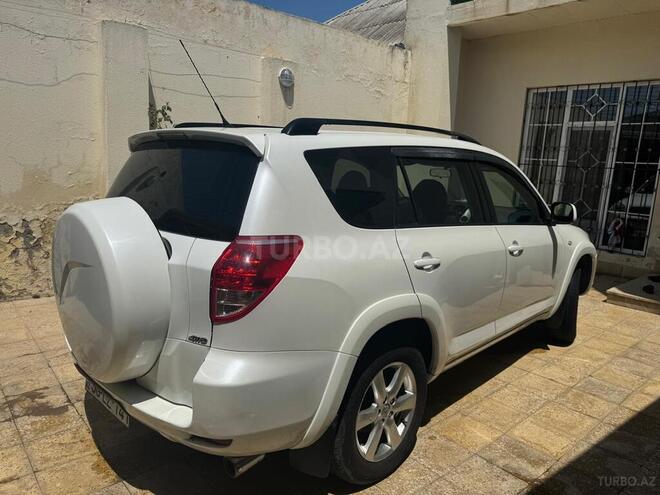 Toyota RAV4-5