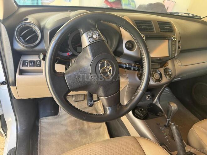 Toyota RAV4-18