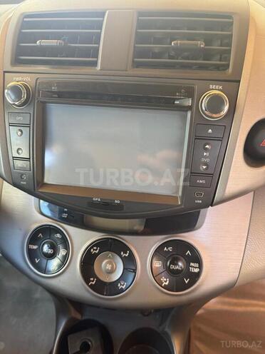 Toyota RAV4-10