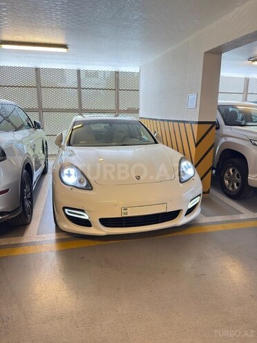 Porsche Panamera Turbo S-12