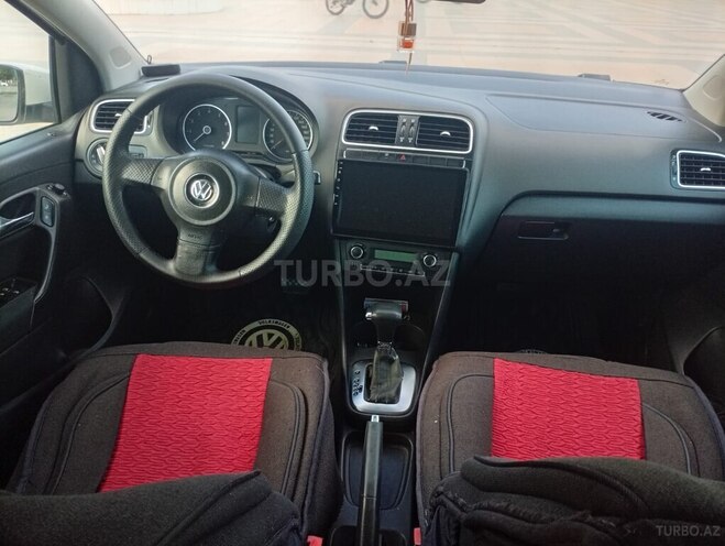 Volkswagen Polo-8