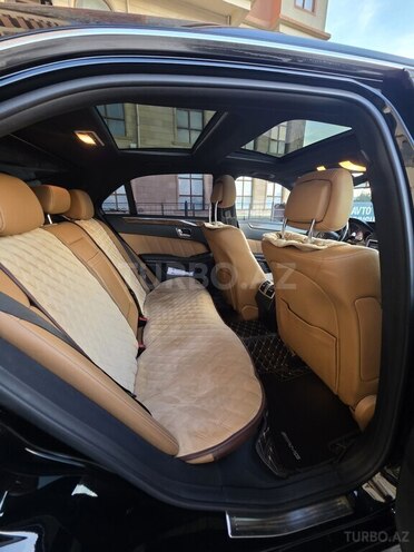 Mercedes E 350-13