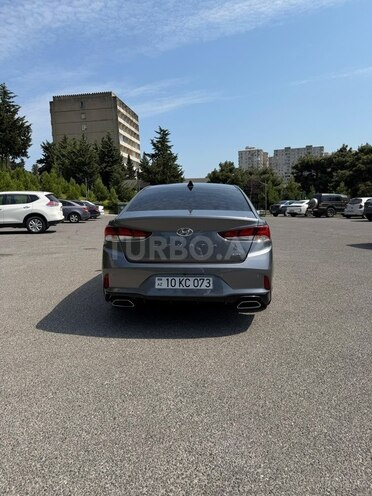 Hyundai Sonata-2