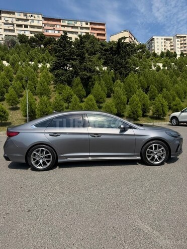 Hyundai Sonata-4