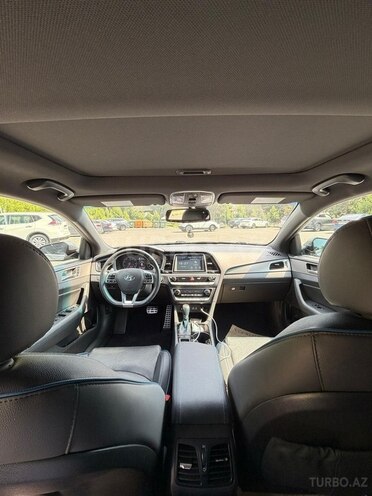 Hyundai Sonata-14